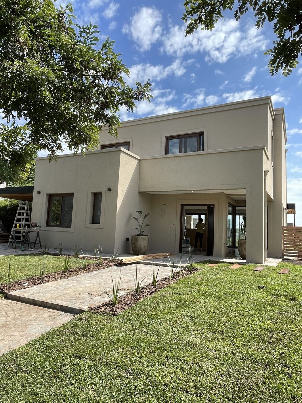 Casa contemporánea construida por Estudio Aranoa