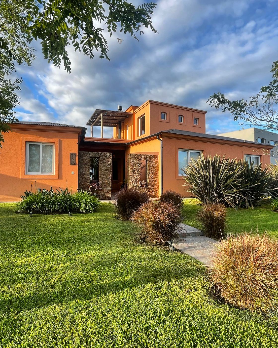 Vivienda construida por Estudio Aranoa en Zona Norte